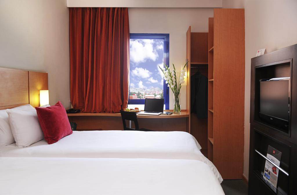 Hotel Ibis Tanger Free Zone Gzennaïa Exterior foto